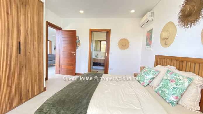 A VENDRE Appartement meublé - 3 chambres en suite - Piscine commune -  salle de gym - parking  en sous-sol privé . Id...