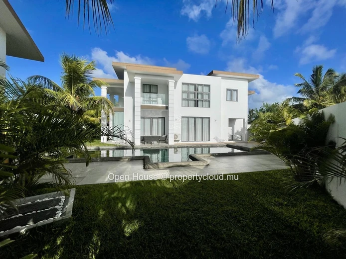 Luxurious Villa PDS for Rent in Grand Baie with Private Pool, 4 Bedrooms, and Modern Amenities - Rs 160,000