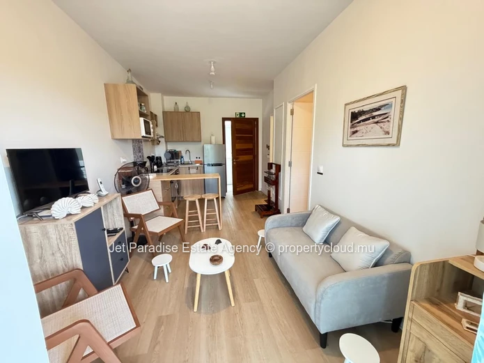 Appartement Moderne Meublé – 1 Chambre avec Balcon, Climatisation et Place de Stationnement