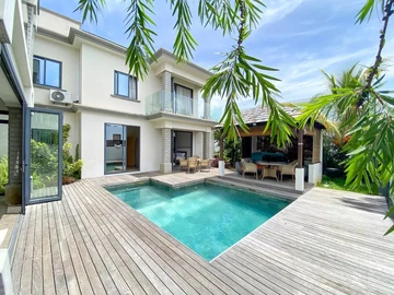 5 Bedroom Villa