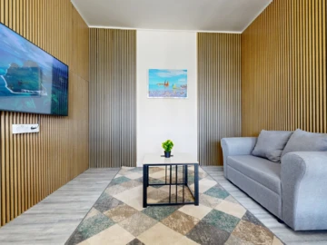 6 Bedroom Apartment