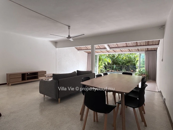  Bain Boeuf - Fully renovated duplex with 3 bedrooms with garden & common swimming pool (Sole Mandate)