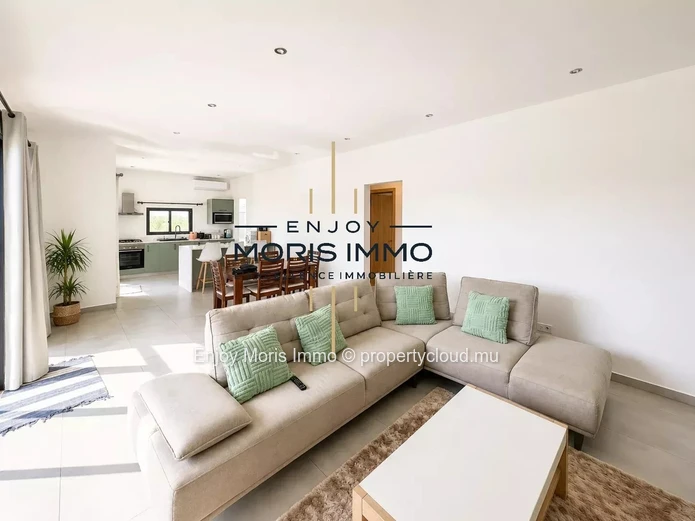 Modern 3-bedroom villa with pool in Grand Baie