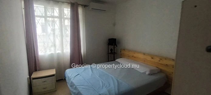 Quatre Bornes Morc St Jean close to Trianon's Metro Express station. Fully furnished 3 bedrooms ground floor flat. Te... (Sole Mandate)