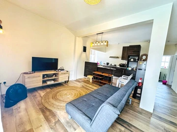 Luxurious 5-Bed Oasis with Pool in Pereybere, Grand Baie