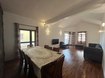 5 Bedroom Villa