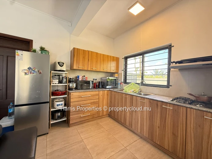 Appartement meublé au rez-de-chaussée à louer à Mon Choisy