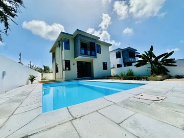 3 Bedroom Townhouse, Duplex