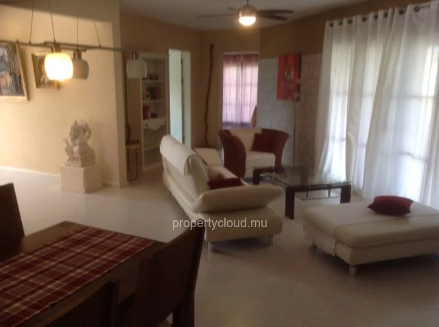 Grande villa neuve de 2990p2 comprenan 6 càc à Calodyne