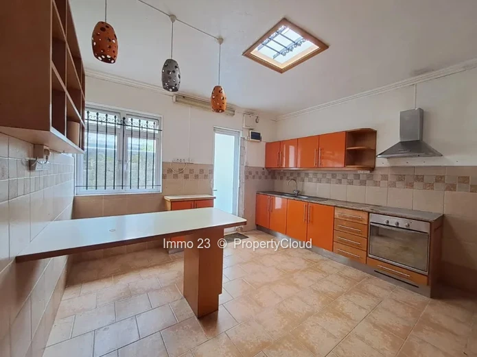 House / Villa - 5 bedrooms - Curepipe - Ref. MA99685VE