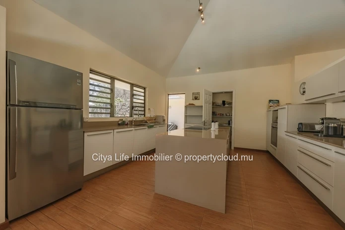 Spacious 3-Bedroom House for Sale in Tamarin with Large Garden
