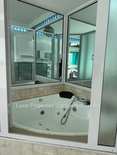 À louer – Appartement à Flic en Flac – Rs 32 000 par mois