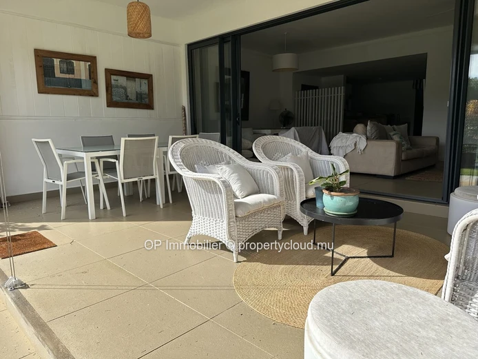 Appartement IRS 3 chambres avec piscine à vendre à Roches Noires