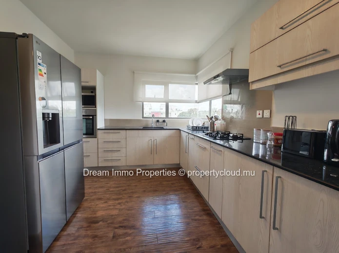 Location Superbe Penthouse En Duplex À Quatre Bornes – Ile Maurice