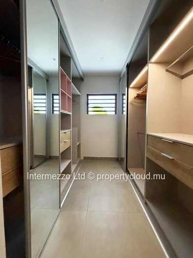 Villa d'exception à Grand Baie : 4 chambres en suite, piscine, kiosque