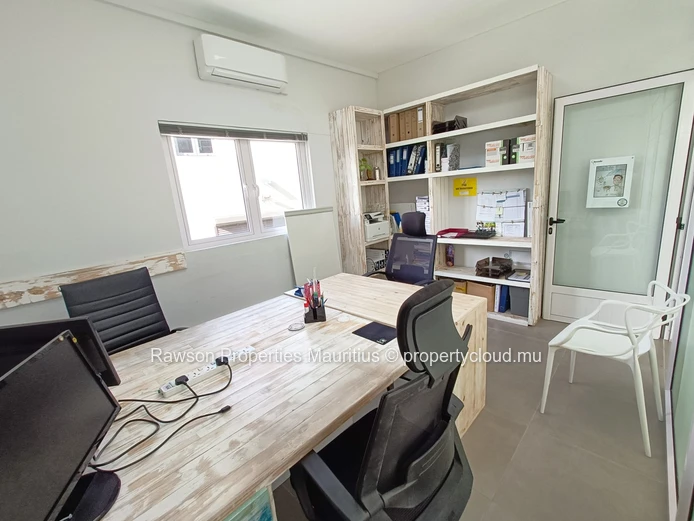 138m² Office To Let in Grande Rivière Noire