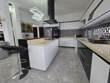 4 Bedroom Villa