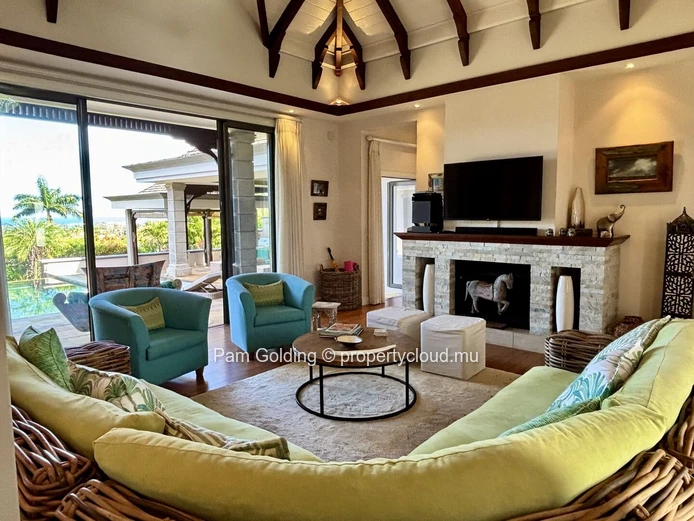 Élégante Villa de 4 Chambres avec Vue Spectaculaire sur l’Océan à Heritage Villas Valriche
