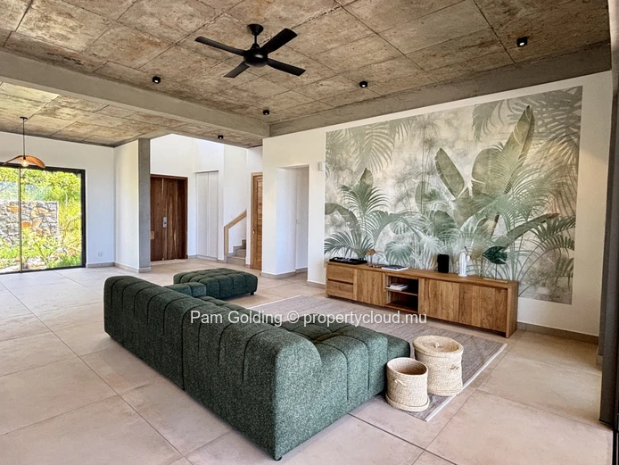 Superbe villa d'architecte avec piscine, vue et vie moderne élégante