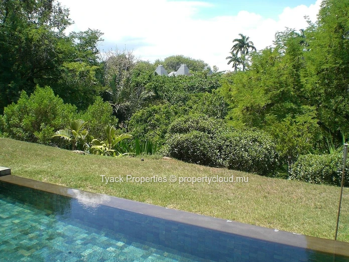 Villa 3 chambres avec piscine privée à vendre à Balaclava