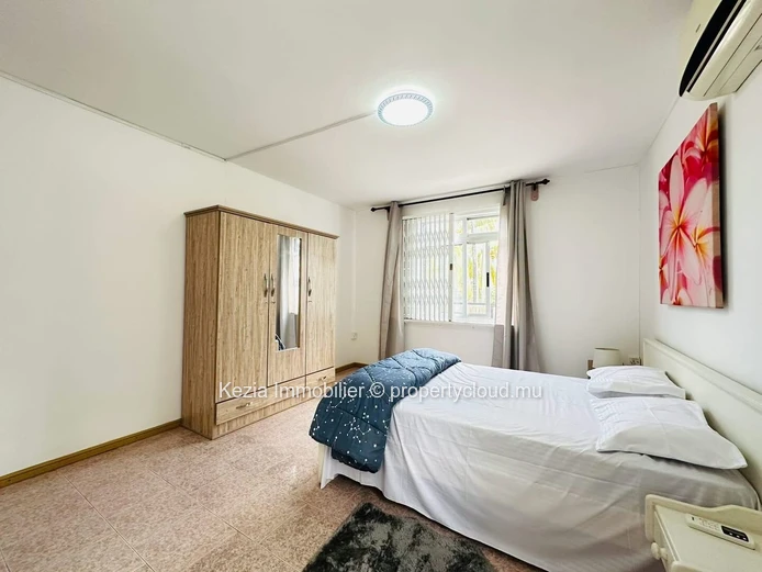 Apartment With Pool And Garden