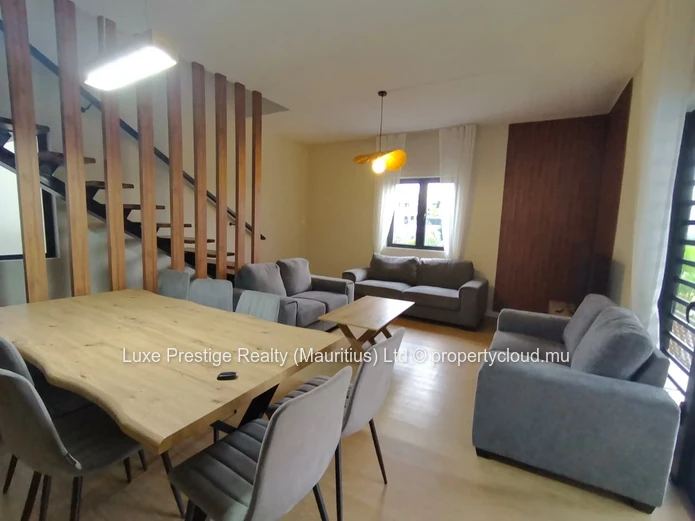 Villa Moderne de 3 Chambres avec Piscine Privée à Louer à Calodyne | Résidence Sécurisée | Proche de Northfields Inte...
