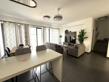4 Bedroom Townhouse, Duplex