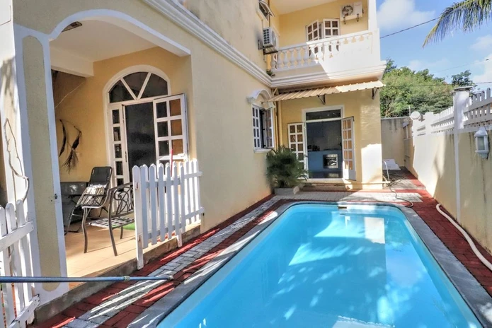 Family villa with private pool – Secure residence in a sought-after area