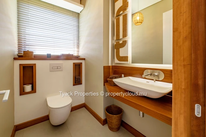 Elegant 3-Bedroom Villa with Private Garden Near Grand Baie