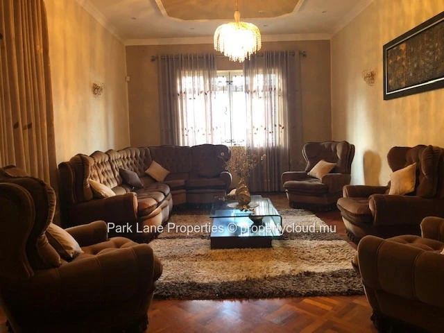 Spacious double-storey home with separate entrances in Quatre Bornes – Ideal for a large family