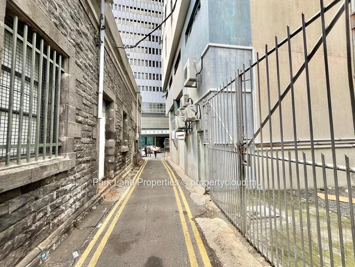 Immeuble Commercial de Premier Choix à Vendre – Port Louis