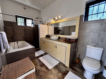 4 Bedroom Villa