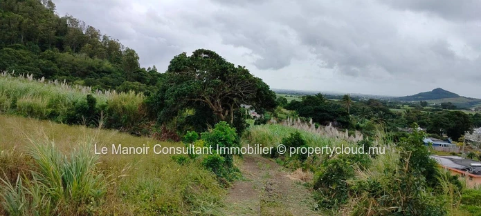 "Prime Residential Land in Valle des Pretes, Crève Coeur - 1.108m², Mountain Views, Close to Amenities, Must See!"