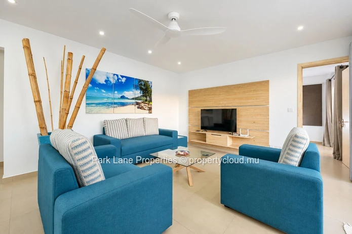 Villa contemporaine avec piscine et charme tropical