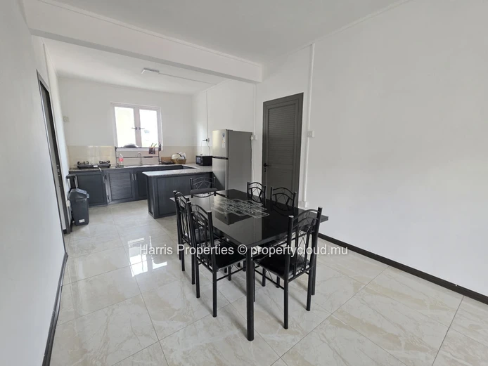 Magnifique appartement meublé au premier étage à louer à Pereybere