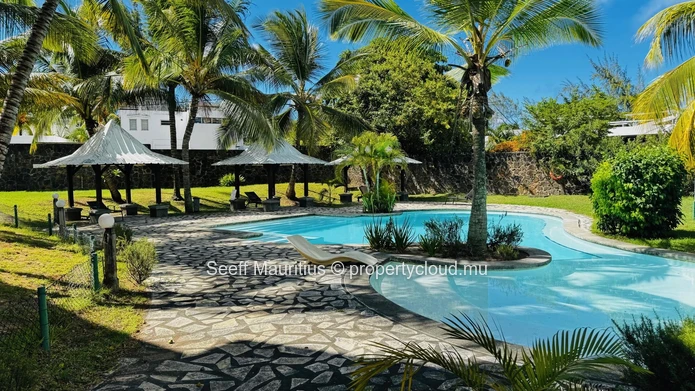 Penthouse Entièrement Meublé à Vendre – À Deux Pas de la Plage de Bain Boeuf 