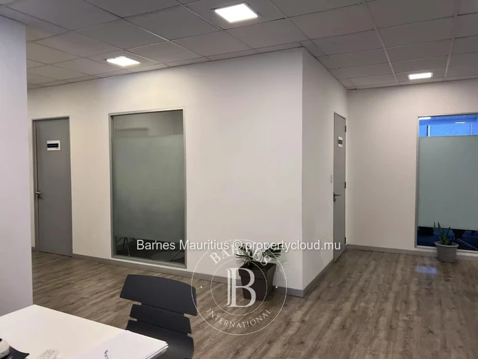 GRAND BAIE - Bureaux - 940m2