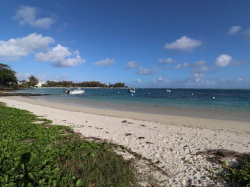  2-bed house with beach access to one of the most beautiful beach of the island.