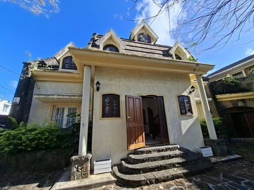 6 Bedroom House