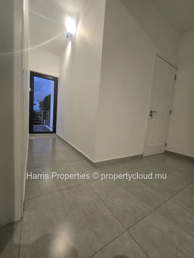 Villa moderne et récente à vendre à Petit Raffray