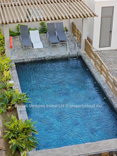 3-Bedroom Penthouse with Rooftop Jacuzzi and Sea View in Flic en Flac, West
