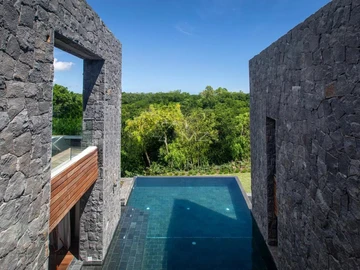 5 Bedroom Villa