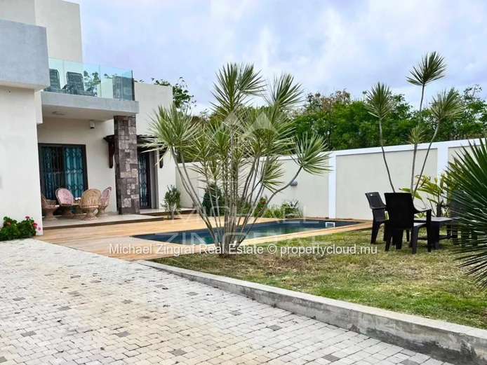 ontemporary 2-Bedroom House with Private Pool in Grand Bay