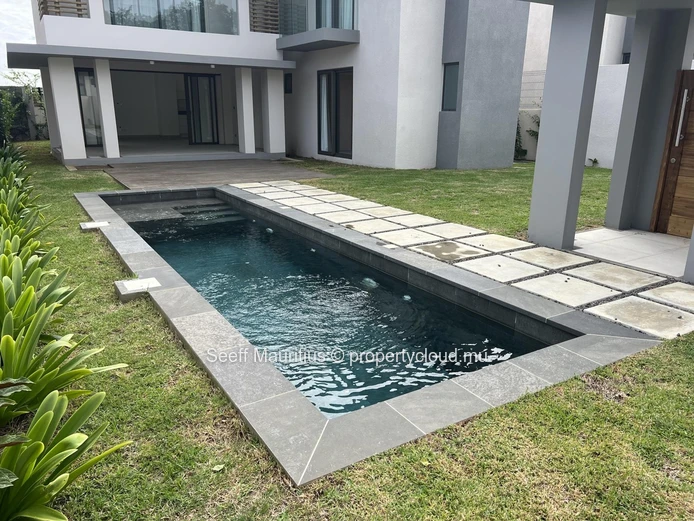 Villa neuve de 4 chambres proche de l'école