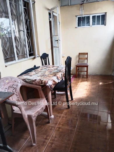 Maison de 4 chambres semi meublé en vente Rose Hill 