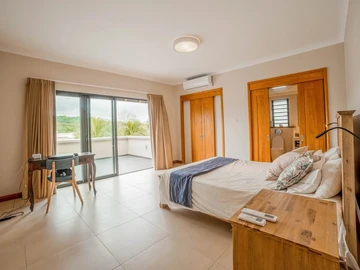 5 Bedroom Villa