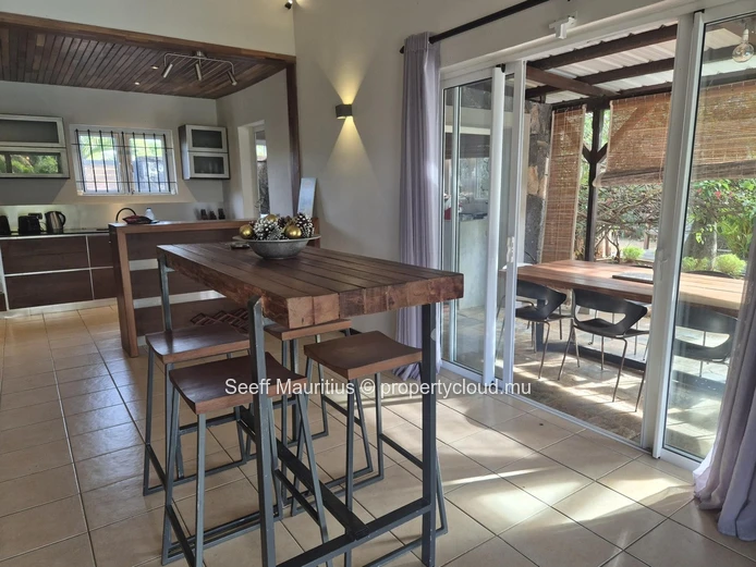 Charming Family Villa Near Azuri