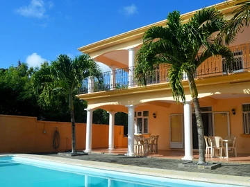 6 Bedroom House