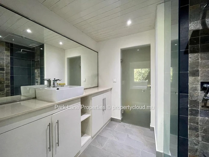 Bel appartement dans le quartier de Bain Boeuf à vendre.