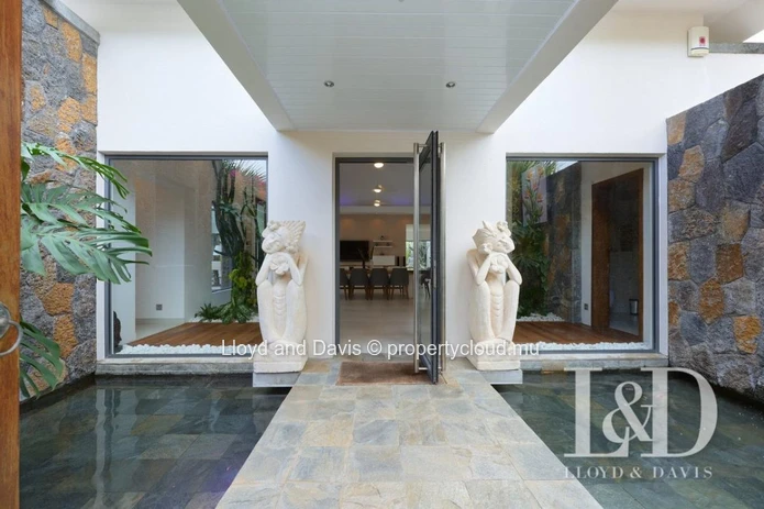 Villa de prestige avec piscine chauffée